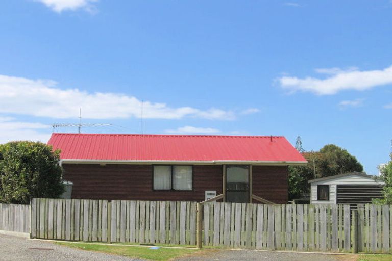Photo of property in 14 Hereford Place, Waihi Beach, 3611