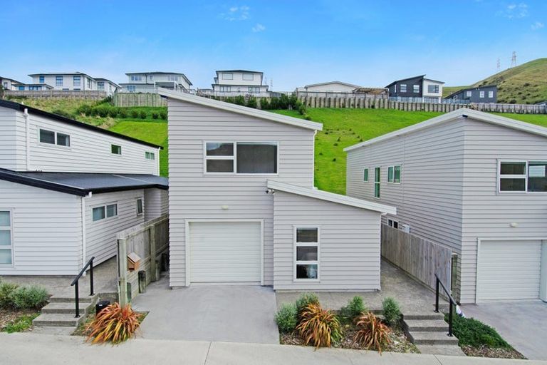 Photo of property in 27 Stockport Grove, Churton Park, Wellington, 6037