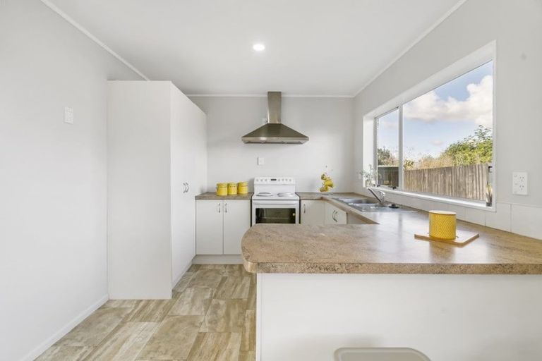Photo of property in 15 Hocken Place, Mangere Bridge, Auckland, 2022