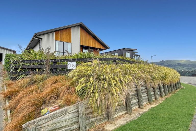 Photo of property in 19 Totara Drive, Duvauchelle, 7581