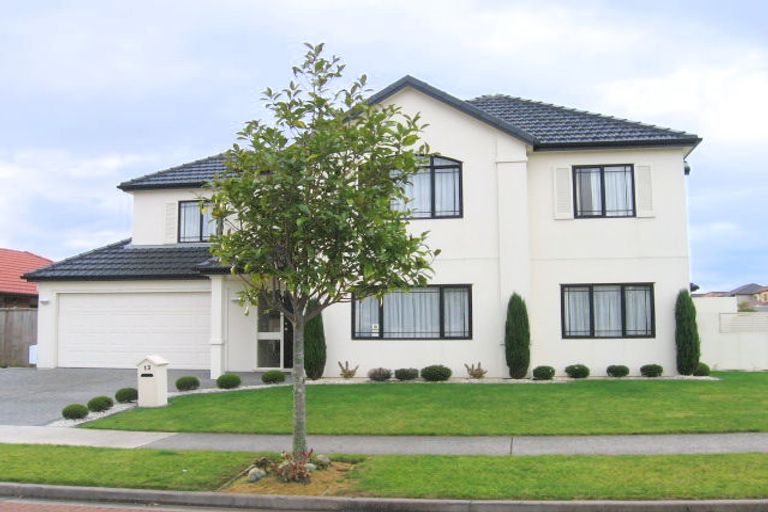 Photo of property in 13 Rialto Court, East Tamaki Heights, Auckland, 2016