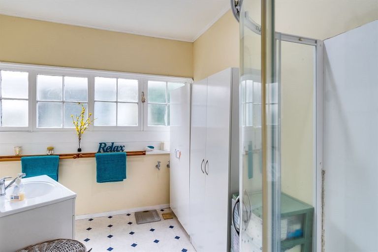 Photo of property in 5 Smale Terrace, Hospital Hill, Napier, 4110