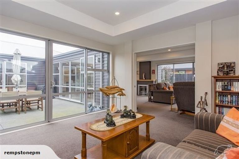 Photo of property in 28 Burbank Drive, Aidanfield, Christchurch, 8025