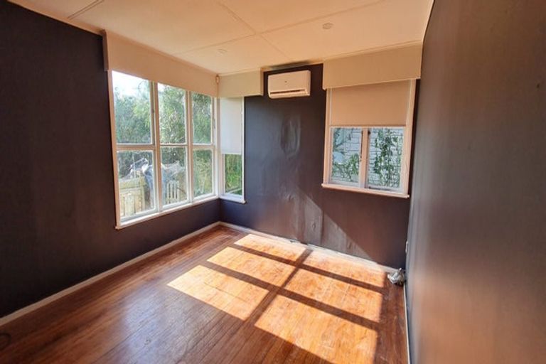 Photo of property in 43 Miranda Street, Avondale, Auckland, 0600