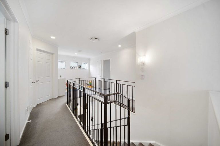 Photo of property in 9 Seresin Crescent, Flat Bush, Auckland, 2016