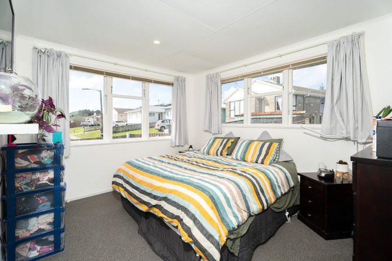 Photo of property in 30 Surprise Place, Cannons Creek, Porirua, 5024