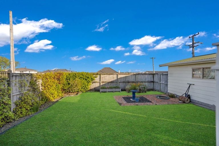 Photo of property in 1/90 Norwood Road, Bayswater, Auckland, 0622