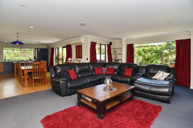 Photo of property in 10 Willowside Place, Amberley, 7410