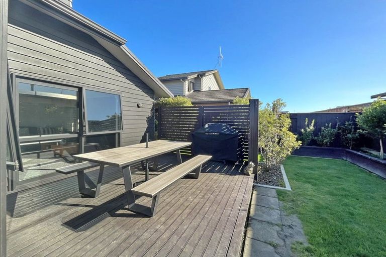 Photo of property in 33 Rosalie Terrace, Kelvin Grove, Palmerston North, 4414