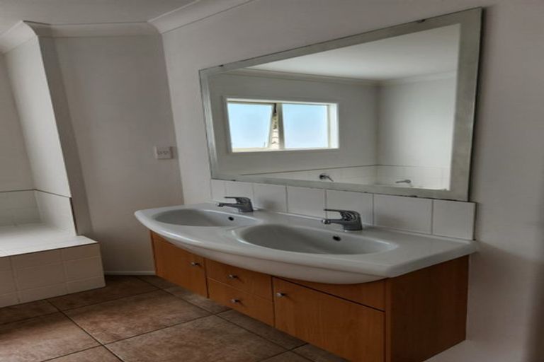 Photo of property in 1a Ridgeway Road, Pukekohe, 2120