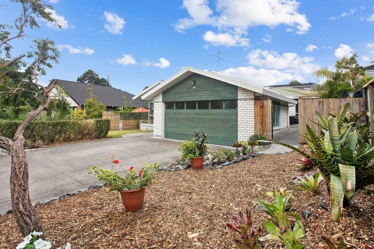 Photo of property in 3 Khaleel Place, Henderson, Auckland, 0612