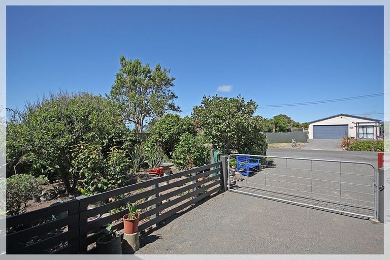 Photo of property in 9 Nuku Street, Tangimoana, 4822