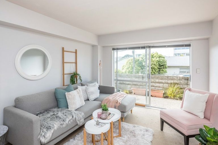 Photo of property in 8b Finlay Terrace, Mount Cook, Wellington, 6021