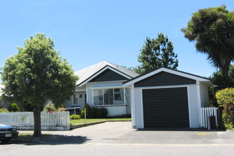 Photo of property in 12 Lindores Street, Addington, Christchurch, 8024
