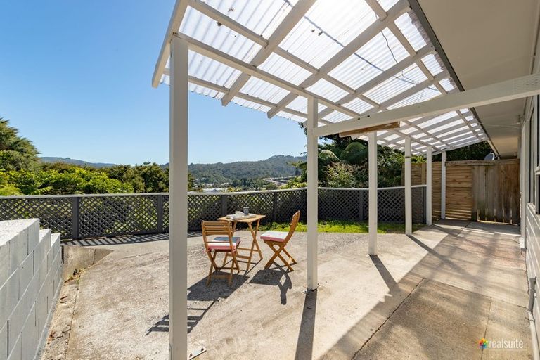 Photo of property in 99a Bird Grove, Stokes Valley, Lower Hutt, 5019