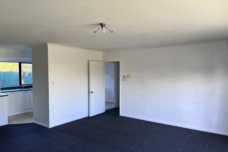 Photo of property in 68b Sutton Crescent, Papakura, 2110