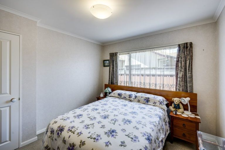 Photo of property in 17 Sloane Place, Taradale, Napier, 4112