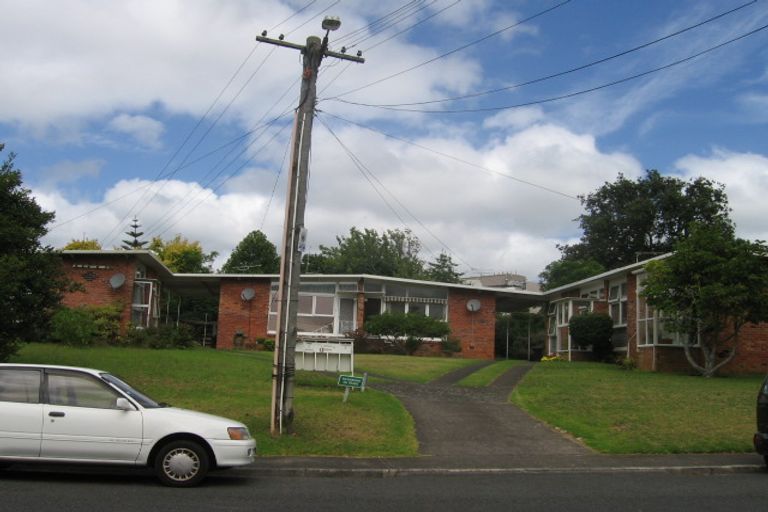 Photo of property in 2/13 Napoleon Avenue, Milford, Auckland, 0620