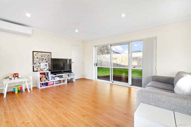 Photo of property in 7a Nerissa Place, Randwick Park, Auckland, 2105