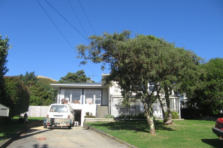 Photo of property in 32 Allen Terrace, Tawa, Wellington, 5028