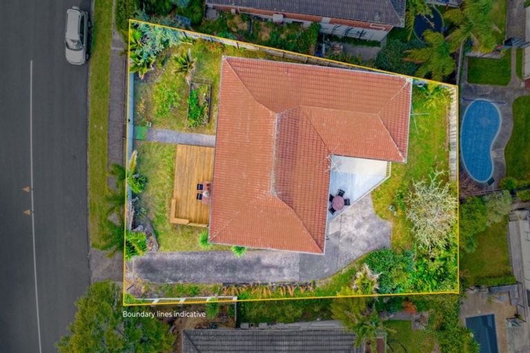 Photo of property in 52 Chelsea View Drive, Chatswood, Auckland, 0626