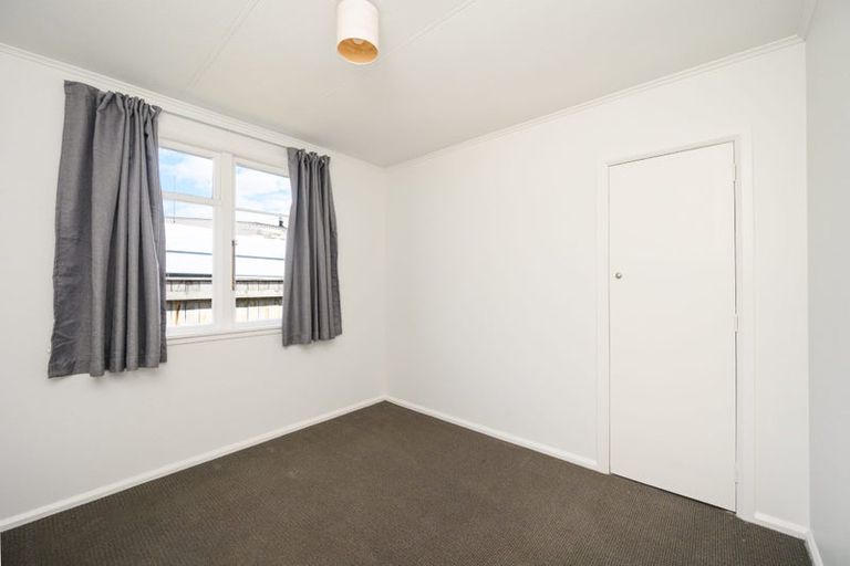 Photo of property in 12 Conway Place, Terrace End, Palmerston North, 4410