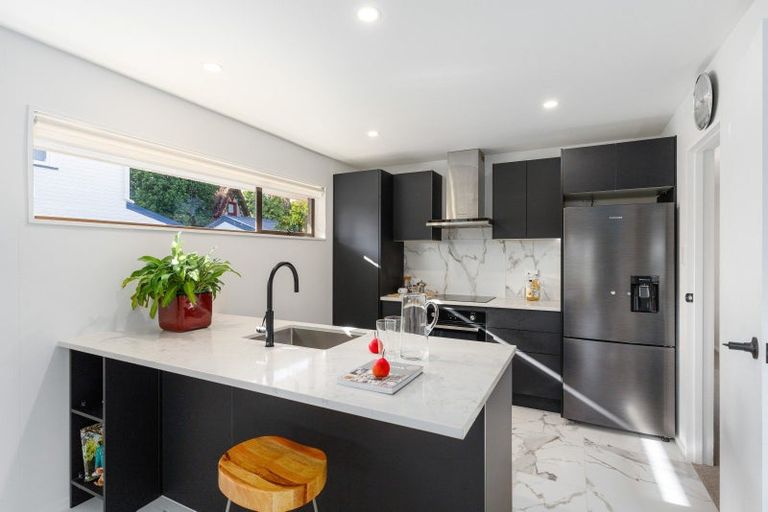 Photo of property in 3 Phoenix Avenue, Hokowhitu, Palmerston North, 4410