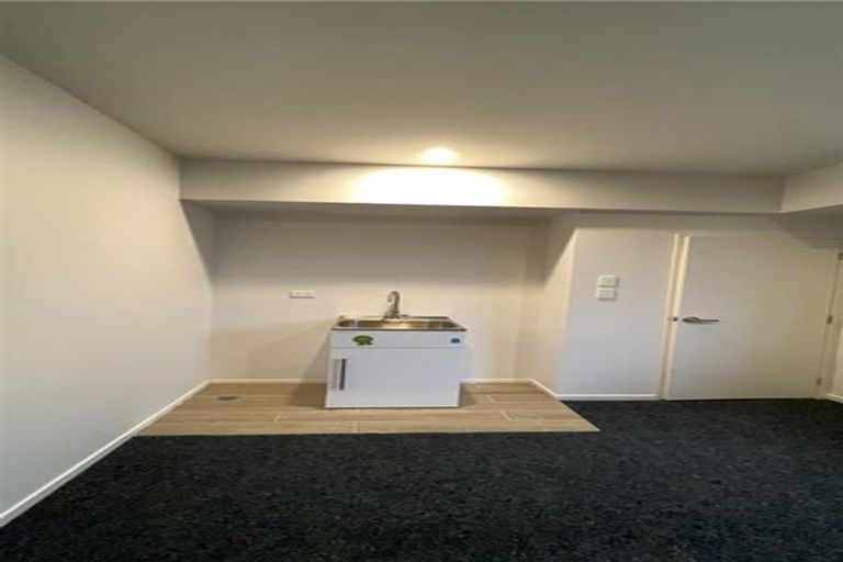 Photo of property in 17 Aramata Road, Papakura, 2110