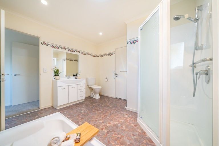 Photo of property in 989 Fergusson Drive, Ebdentown, Upper Hutt, 5018