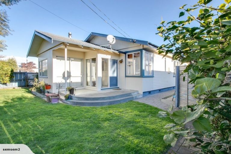 Photo of property in 28 Bowling Road, Greenmeadows, Napier, 4112