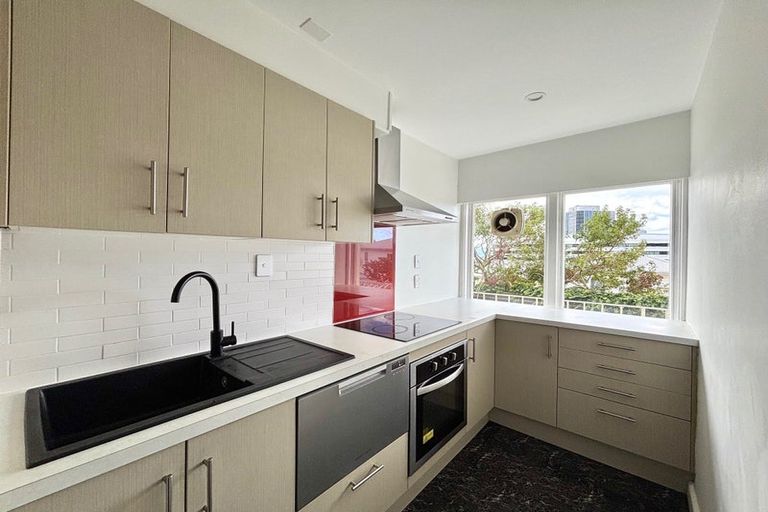 Photo of property in 31/125 Grant Road, Thorndon, Wellington, 6011