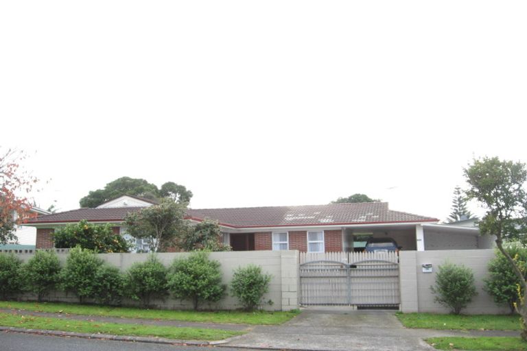 Photo of property in 16 Damian Way, Weymouth, Auckland, 2103