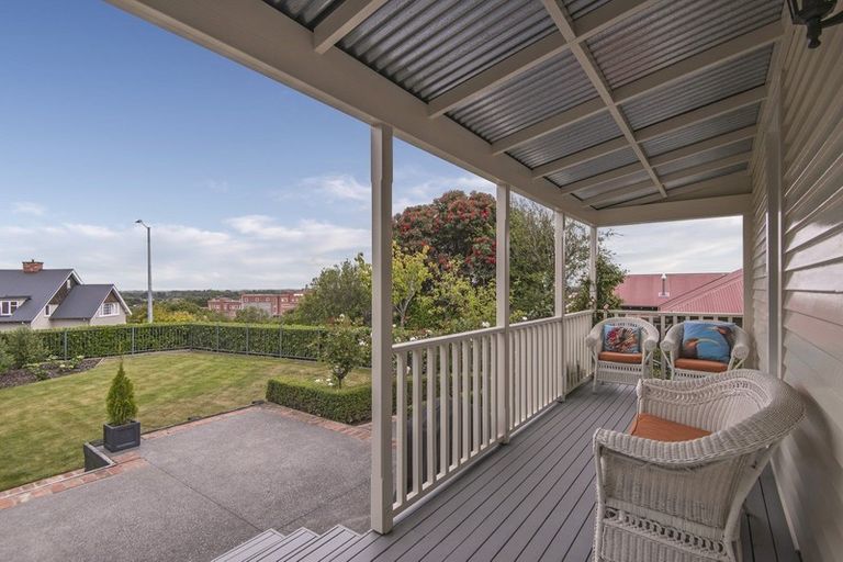 Photo of property in 15 Hackthorne Road, Cashmere, Christchurch, 8022