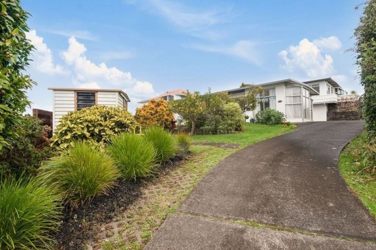 Photo of property in 2/30 Summit Drive, Torbay, Auckland, 0630