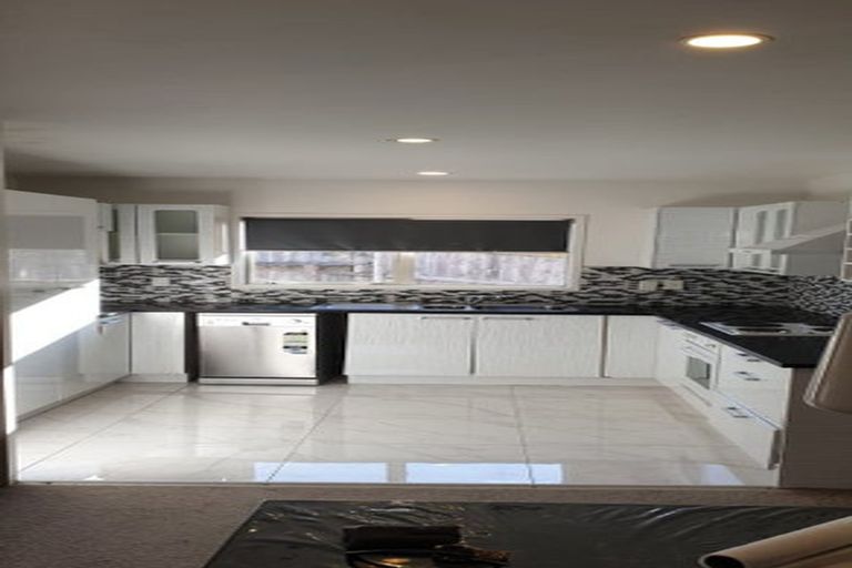 Photo of property in 27 Dovey Place, Massey, Auckland, 0614