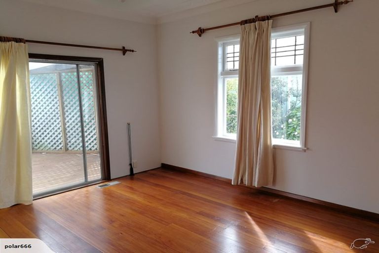 Photo of property in 5 Tacy Street, Kilbirnie, Wellington, 6022