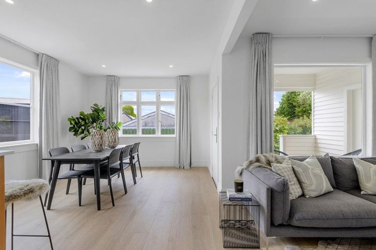 Photo of property in 121 Eastern Terrace, Beckenham, Christchurch, 8023