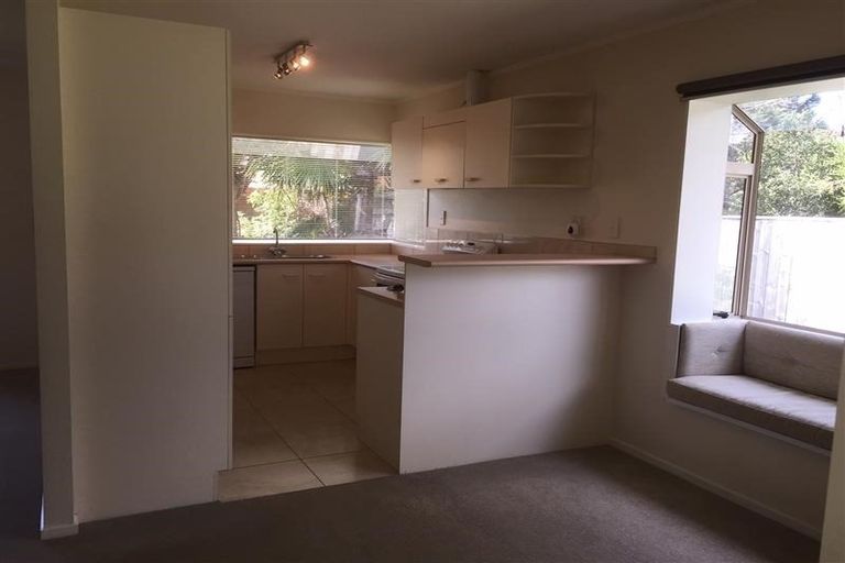 Photo of property in 39 Waimoko Glen, Swanson, Auckland, 0612