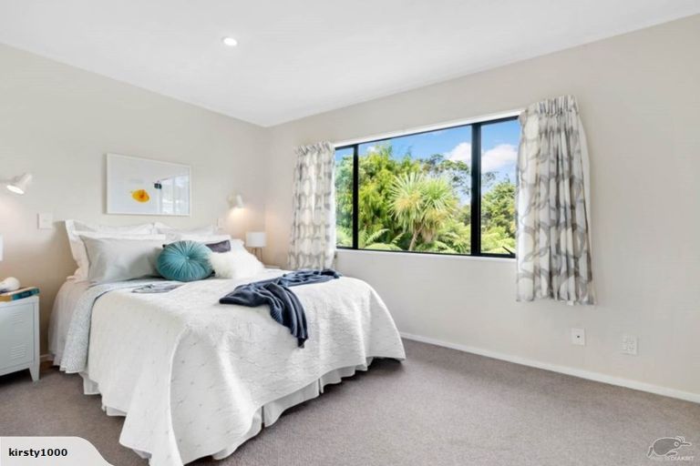Photo of property in 2/7 Juneau Place, Glendene, Auckland, 0602