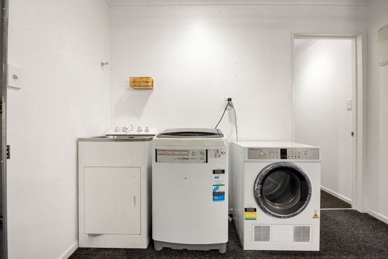 Photo of property in 1042a Heaphy Terrace, Fairfield, Hamilton, 3214