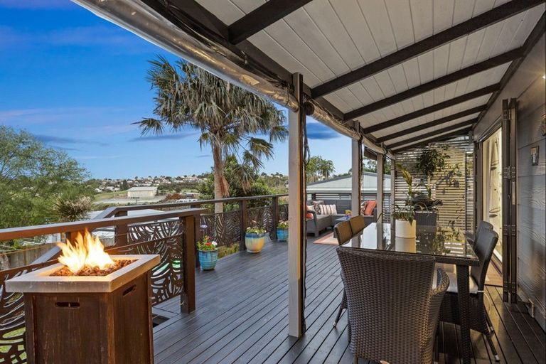 Photo of property in 5b Kauri Road, Stanmore Bay, Whangaparaoa, 0932