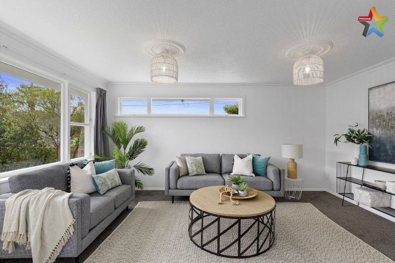 Photo of property in 347 Stokes Valley Road, Stokes Valley, Lower Hutt, 5019