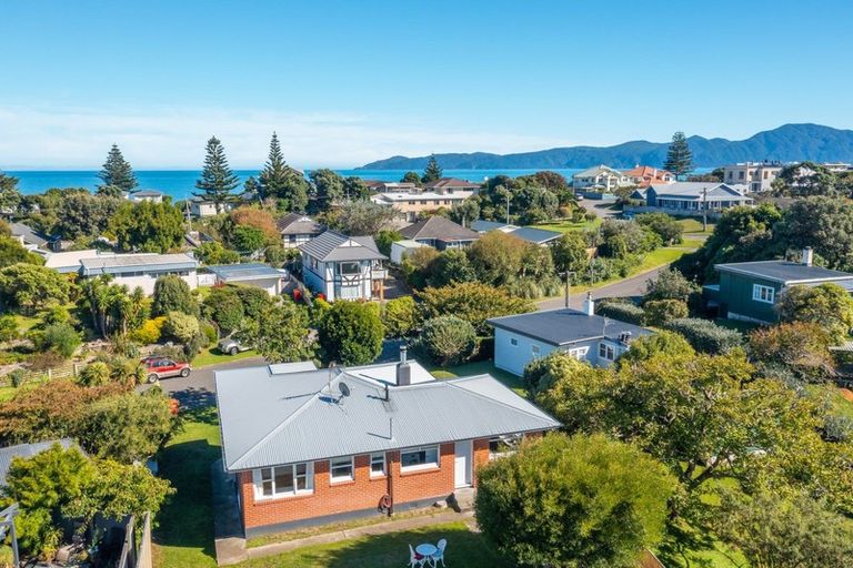 Photo of property in 9 Allen Road, Raumati Beach, Paraparaumu, 5032