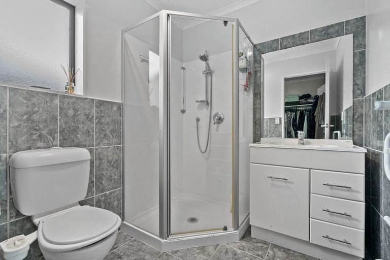 Photo of property in 92a Alfriston Road, Manurewa, Auckland, 2105