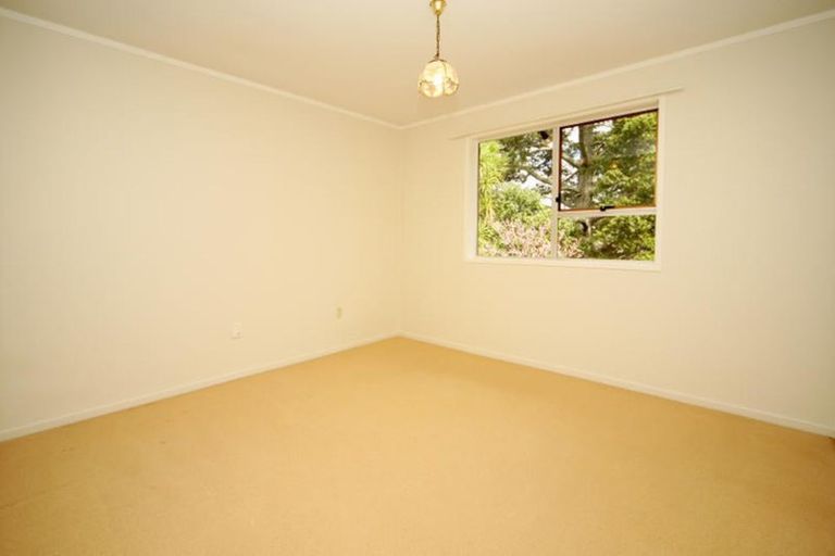 Photo of property in 51 Neal Avenue, Glenfield, Auckland, 0629