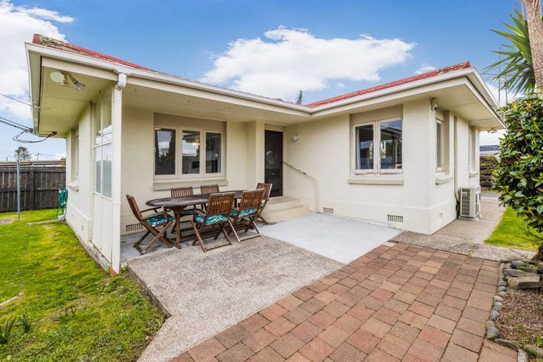 Photo of property in 1/5 Cameron Street, Papakura, 2110