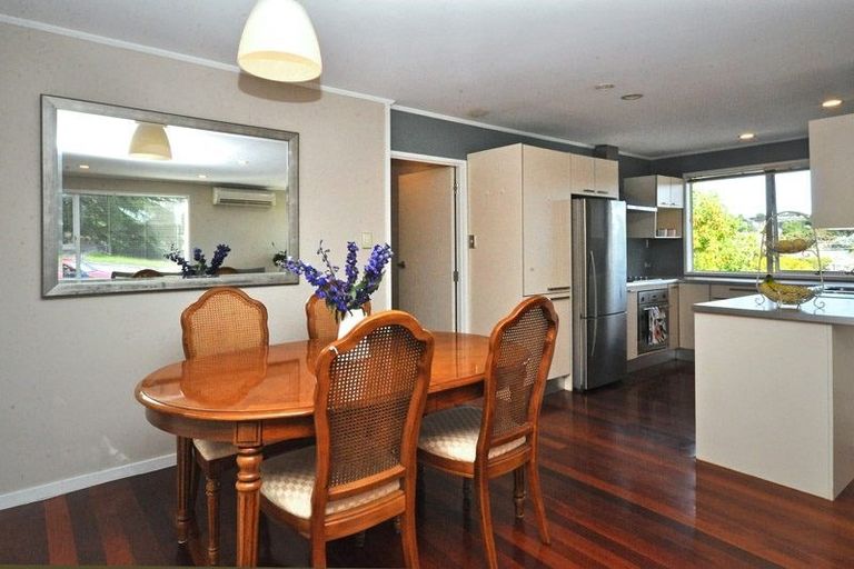 Photo of property in 13 Clensmore Place, Torbay, Auckland, 0630