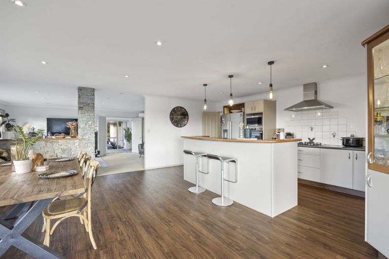 Photo of property in 1 Orlando Close, Frankleigh Park, New Plymouth, 4310