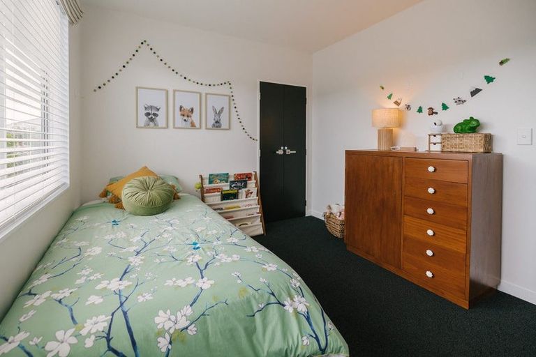 Photo of property in 10 Monaco Grove, Fitzherbert, Palmerston North, 4410