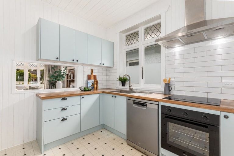 Photo of property in 105 Wyndrum Avenue, Waterloo, Lower Hutt, 5011